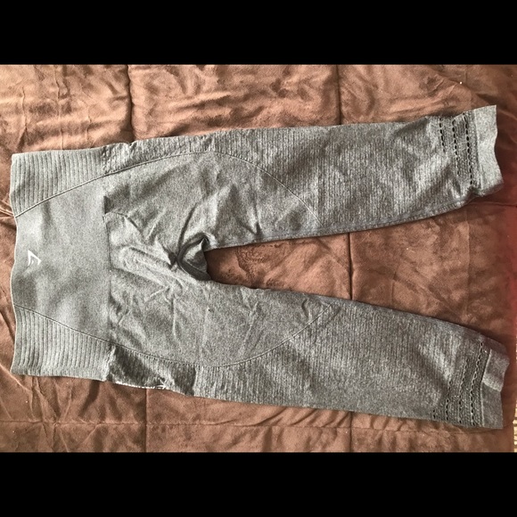 Black gymshark seamless leggings - Picture 1 of 3